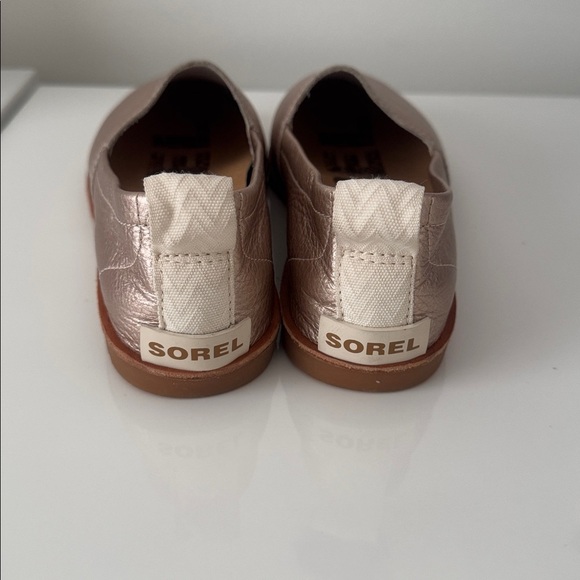 NWOT SOREL Ella Women's Rose Gold Metallic Slip-On Leather Loafers - Picture 3 of 5